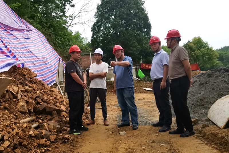 队领导赴地建公司霍山项目安全检查24.6.24.jpg